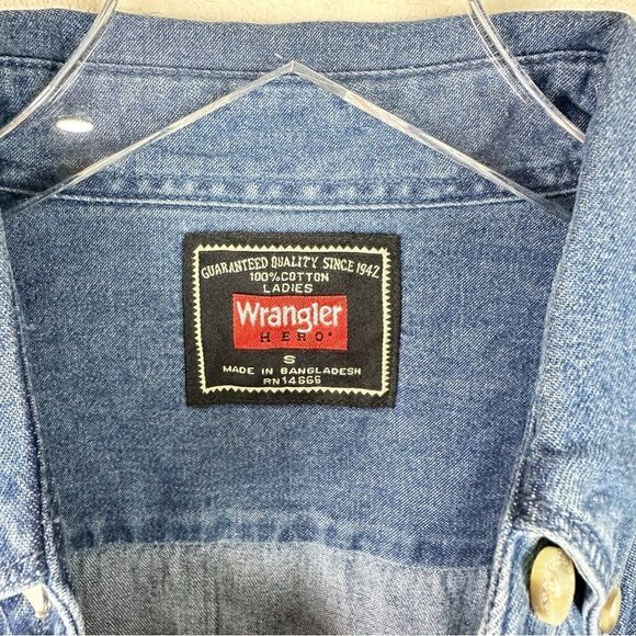 Wrangler Vintage 90s Denim Chambray Button Down Horse Rodeo Embroidered Shirt S - Picture 4 of 6